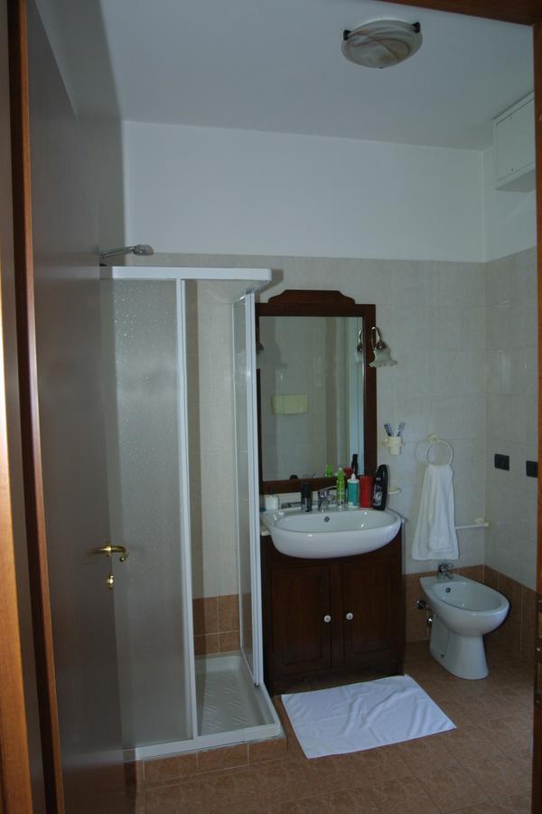 Borromeo Residenze Service S.A.S Peschiera Borromeo Bagian luar foto