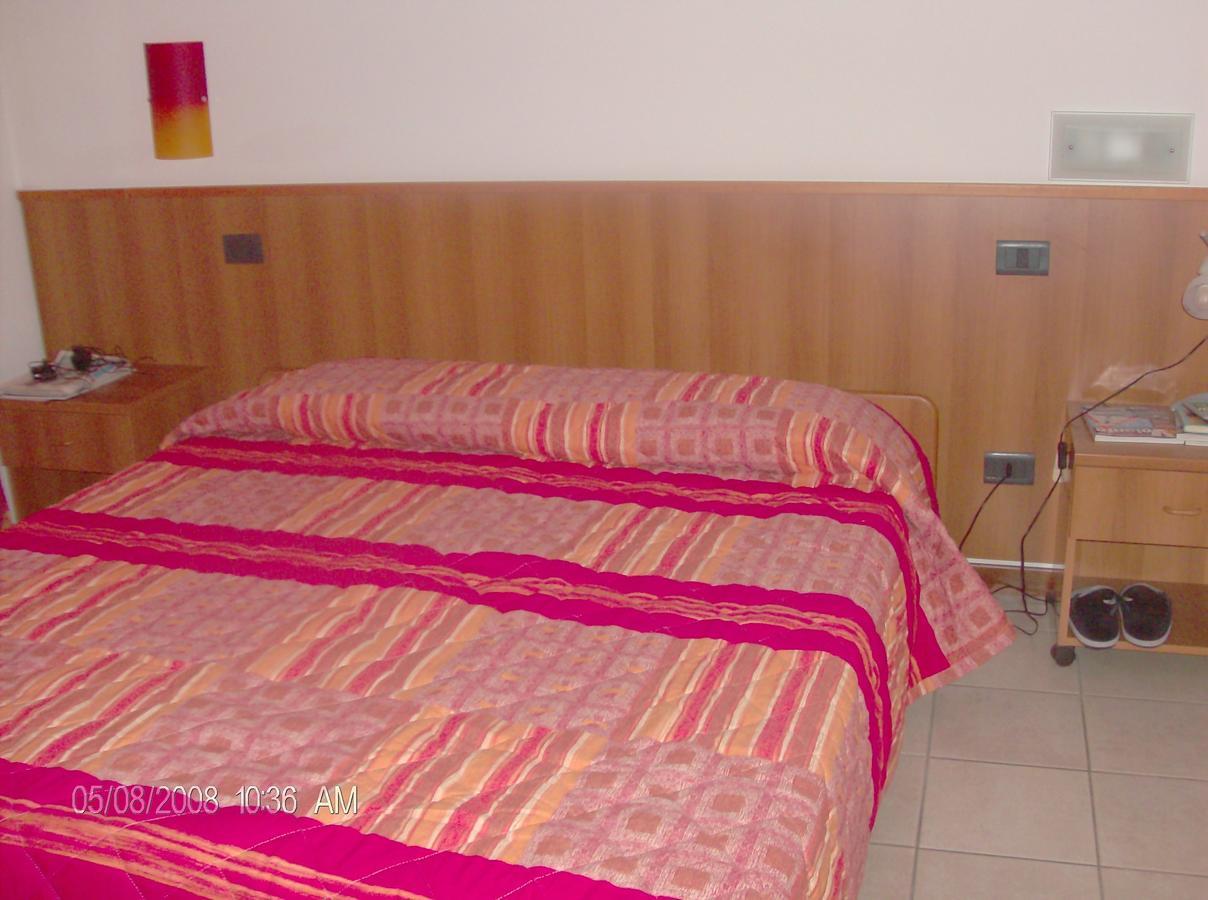 Borromeo Residenze Service S.A.S Peschiera Borromeo Bagian luar foto